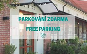 Hotel Chvalská Tvrz